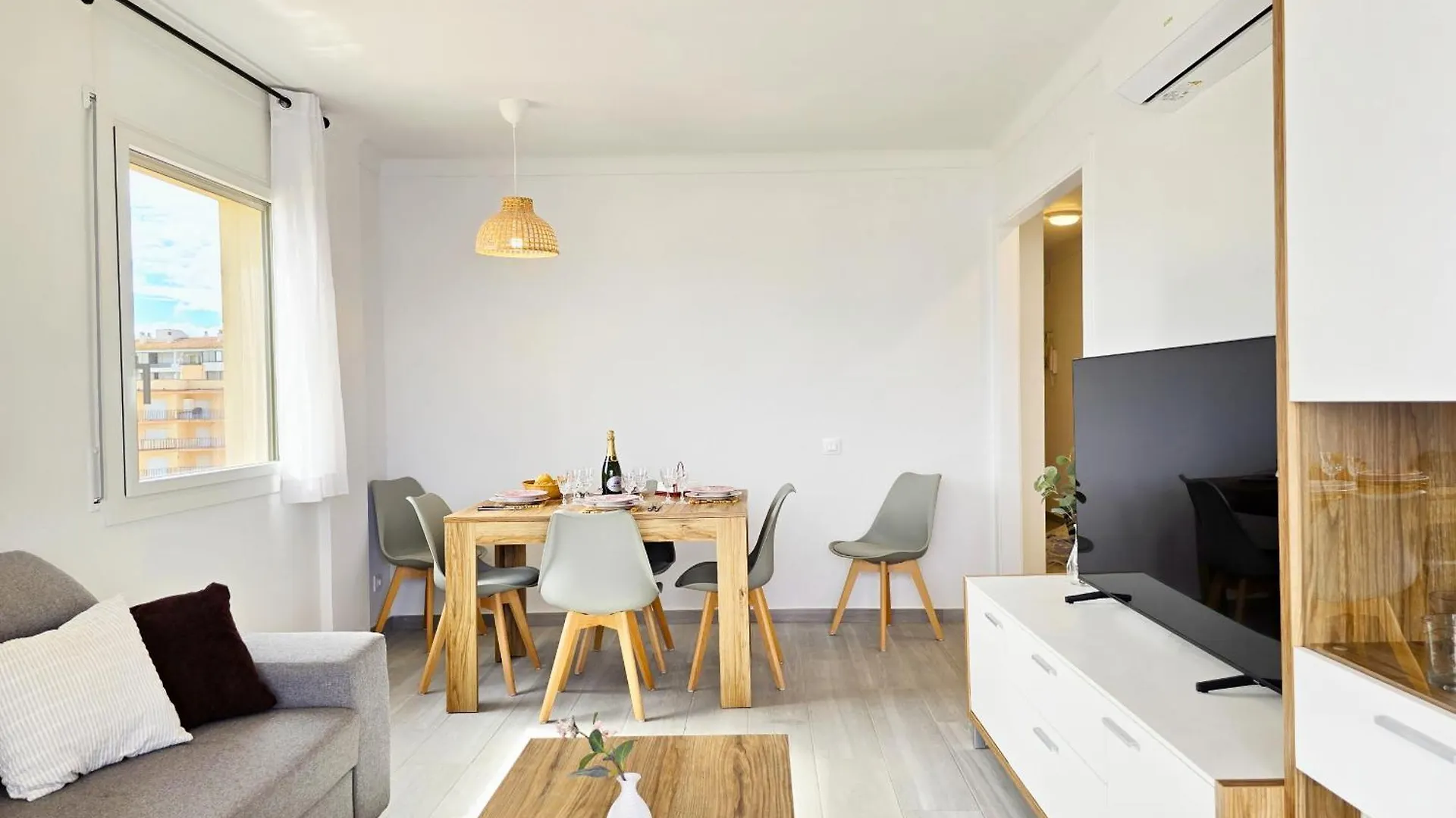 Apartamento Celeste Frente Al Mar L' Escala 0*,  España